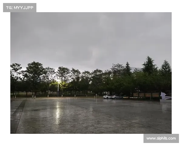 室外比赛遇到下雨